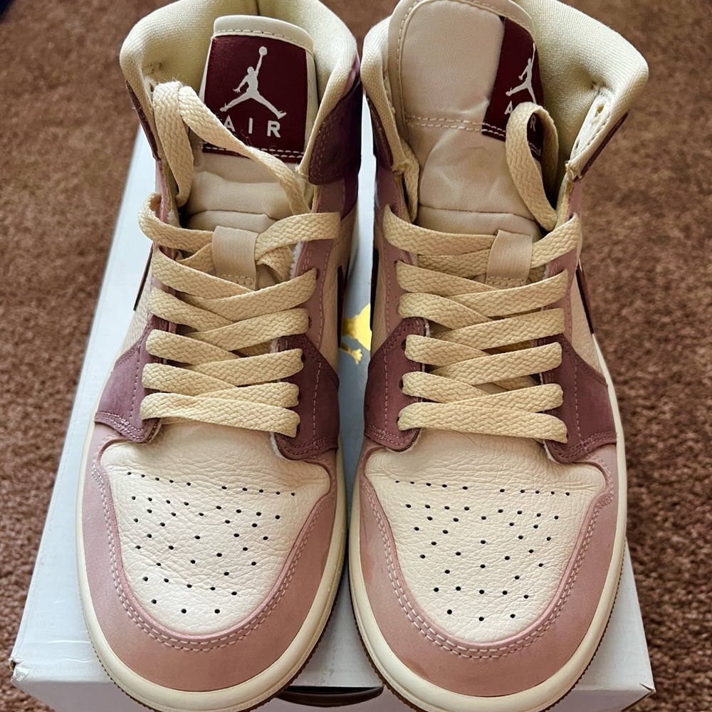 Women’s Dark Pony Air Jordan 1 Mid SE 6.5